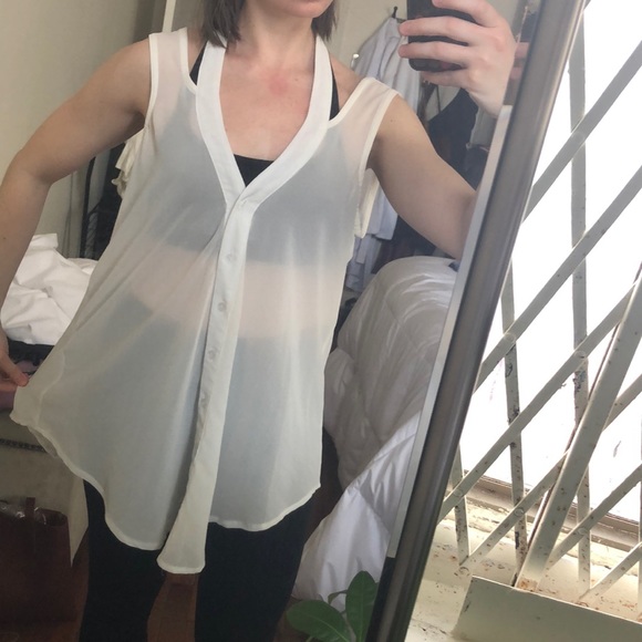 White shoulder cutout button-down blouse - Picture 4 of 7